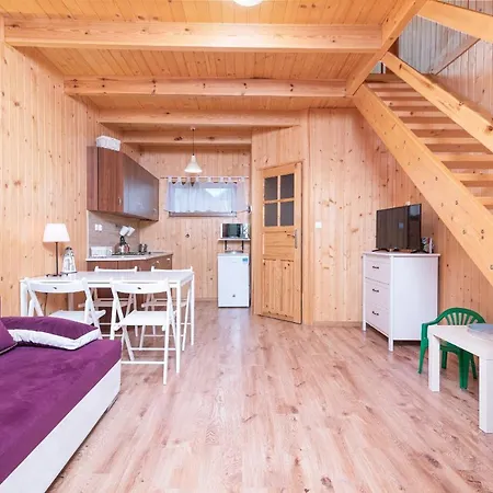 Zeglarska Przystan 펜션 *