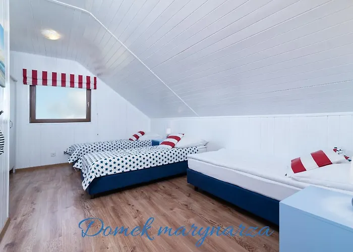 Zeglarska Przystan بيت للعطل